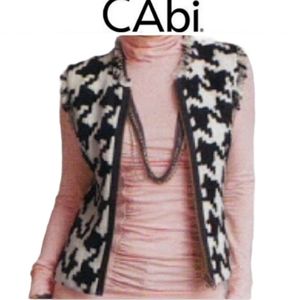 CAbi houndstooth cut off fringe zip vest size M